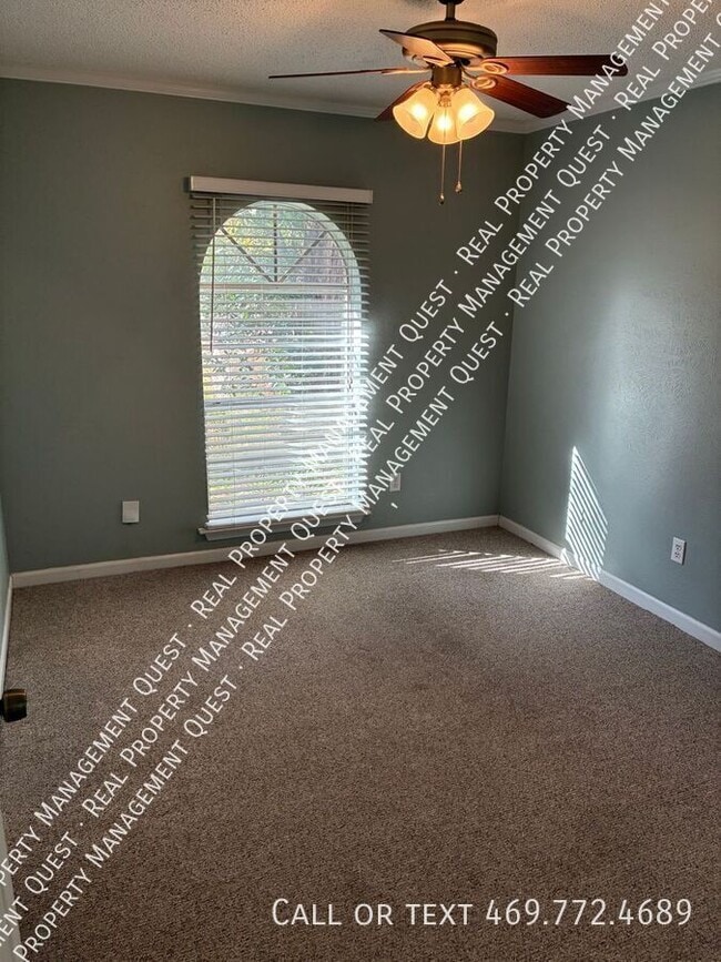 Building Photo - 1122 Jungle Dr