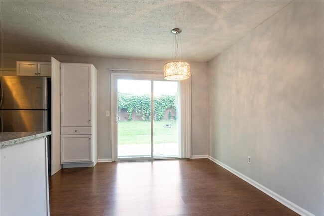 Building Photo - 1441 Springleaf Cir SE
