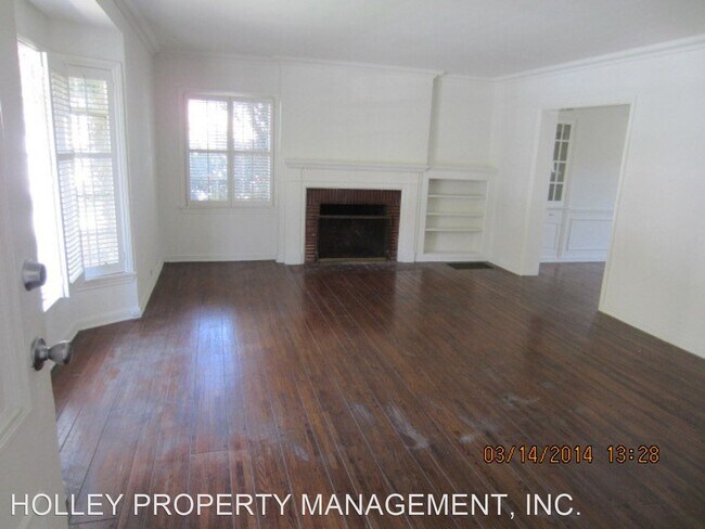 Building Photo - 1000-1004 Tiverton Ave