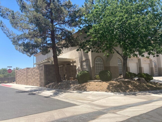 Foto del edificio - 1631 Aspen Meadows Dr