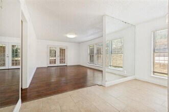 Building Photo - 8560 Park Ln