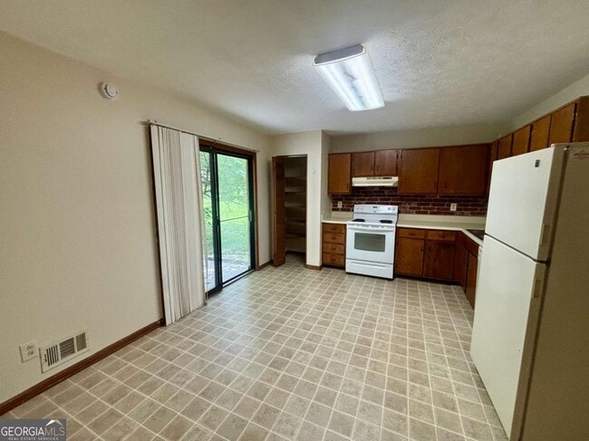 Foto del edificio - 358 Bradley Woods Ct NW
