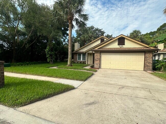Building Photo - 7381 Spring Villas Cir