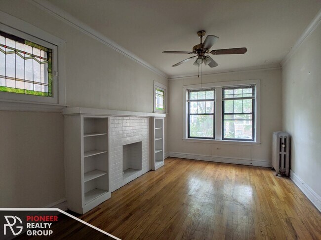 Building Photo - 4846 N Rockwell St