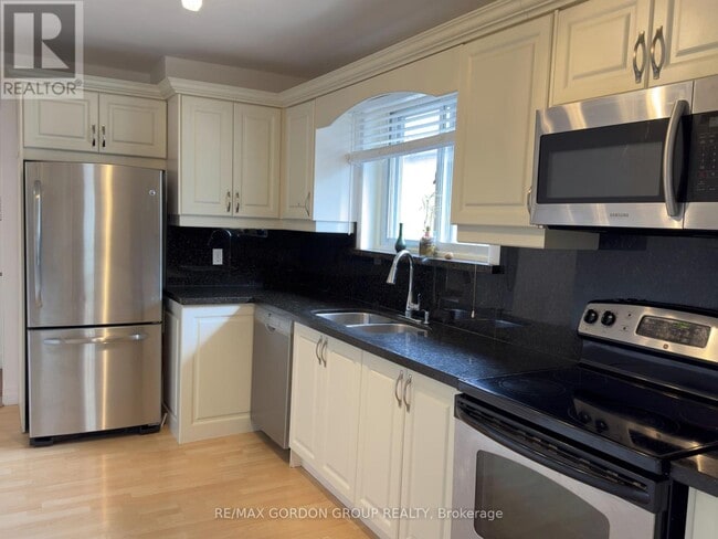 Building Photo - 111 Bayview Pkwy