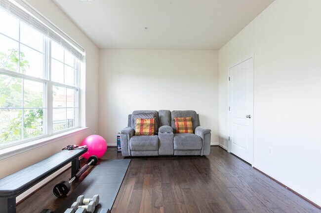 Foto del edificio - 2887 Findley Rd