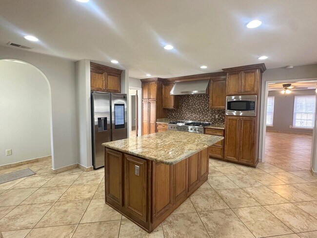 Building Photo - 2598 Cedar Ridge Dr