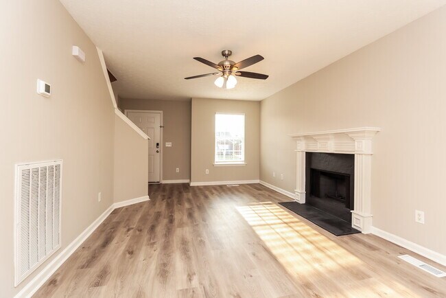 Building Photo - 1849 Lakewood Village Dr