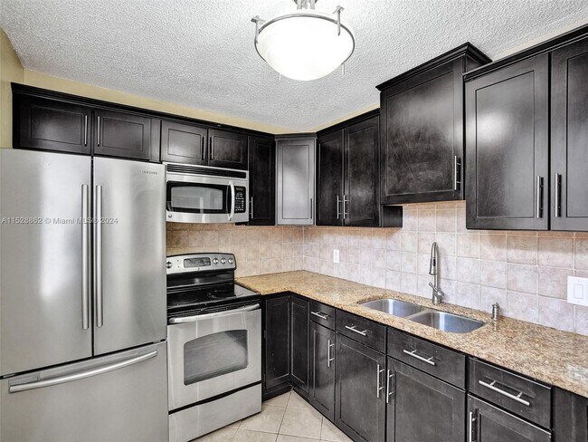 Foto del edificio - 9470 Live Oak Pl