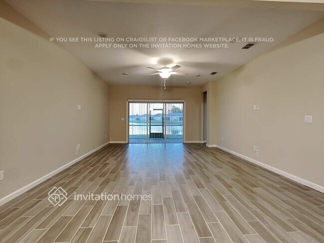 Foto del edificio - 7545 Chervil St