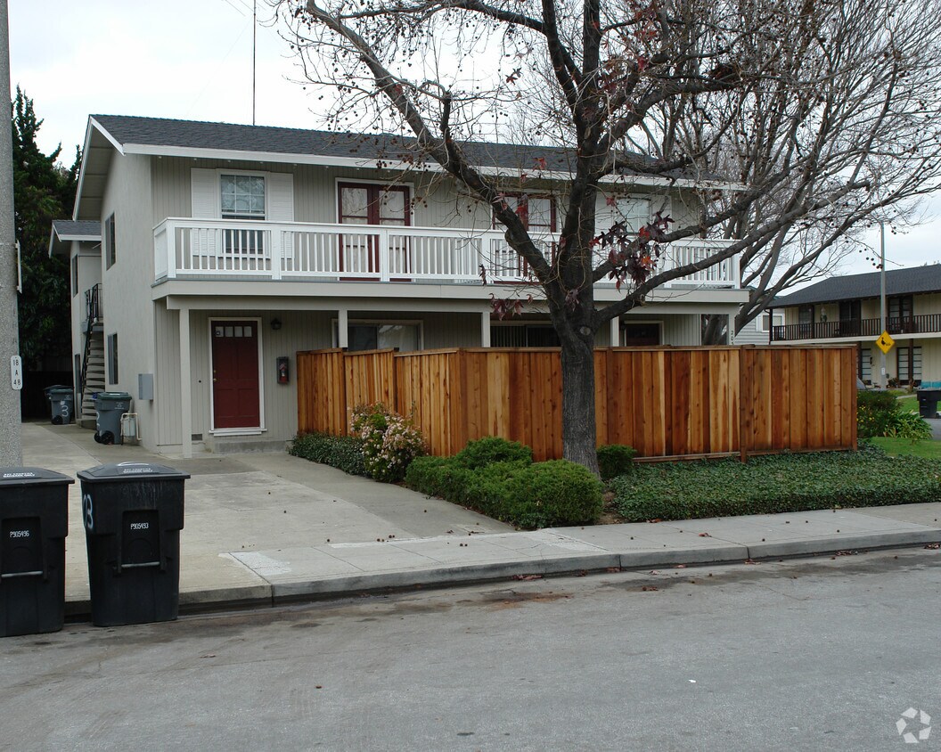 Primary Photo - 203 Arriba Dr