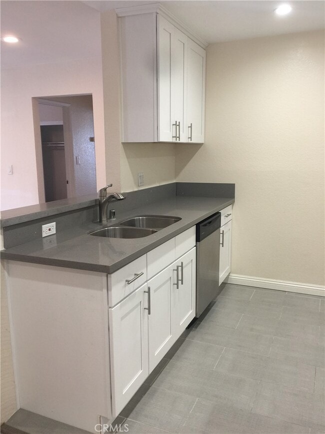 Building Photo - 1345 Cabrillo Park Dr