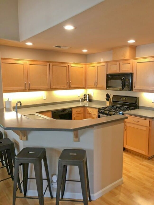 Building Photo - 2604 Doral Way Building Photo - 2604 Doral Way