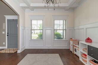 Building Photo - 5461 Everlook Cir