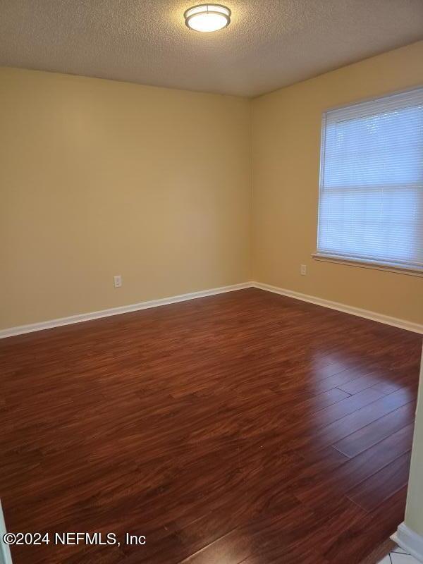 Foto del edificio - 8040 Macinnes Dr E