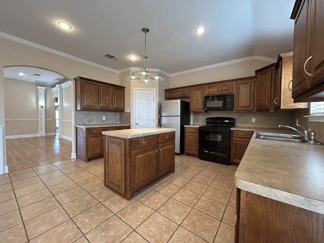 Building Photo - Beautiful Modern Home in LISD