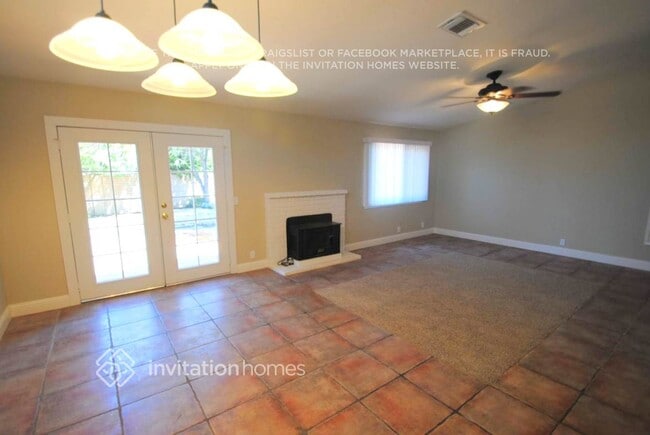 Building Photo - 385 Temple Dr