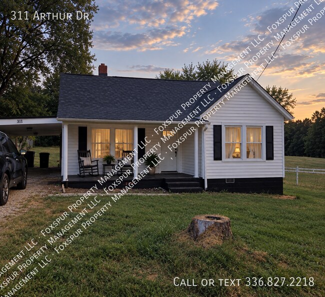Foto del edificio - 311 Arthur Dr