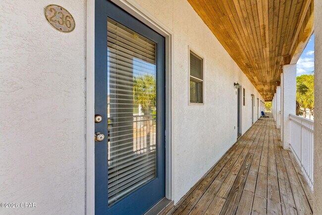 Foto del edificio - 236 Bonita Cir