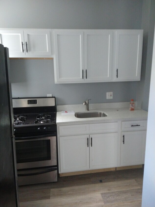 Primary Photo - 3407 St Ambrose Ave