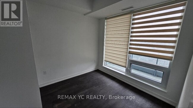 Building Photo - 8 Olympic Gdn Dr