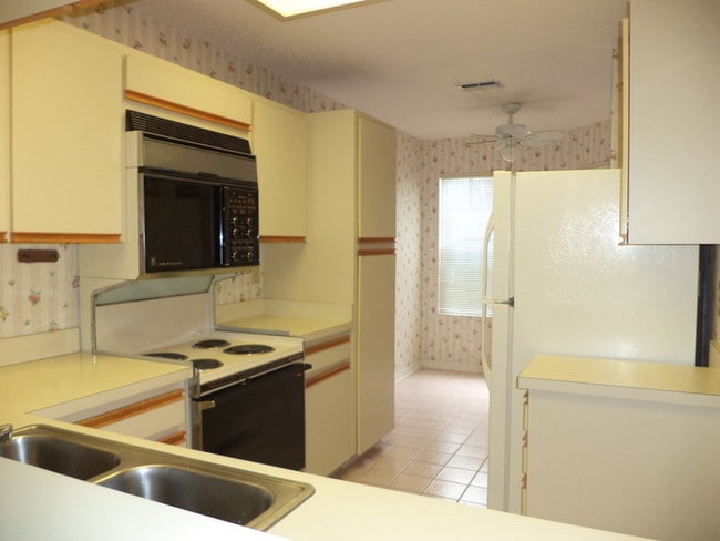 Building Photo - NORTHDALE - BRENTWOOD PARK