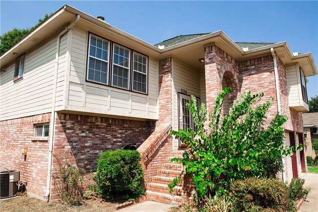 Building Photo - 1114 Princeton Pl