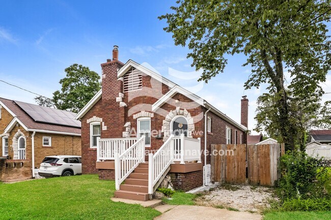 Building Photo - 7735 How Ave