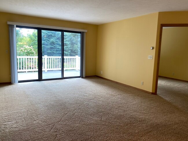 Building Photo - 855 Claremont Ct