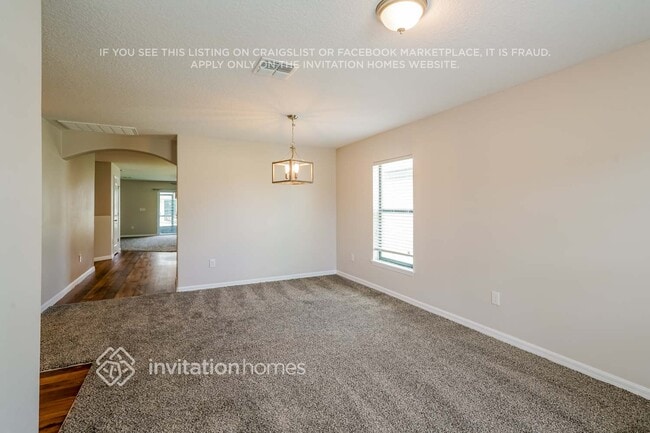 Building Photo - 11833 Thicket Wood Dr