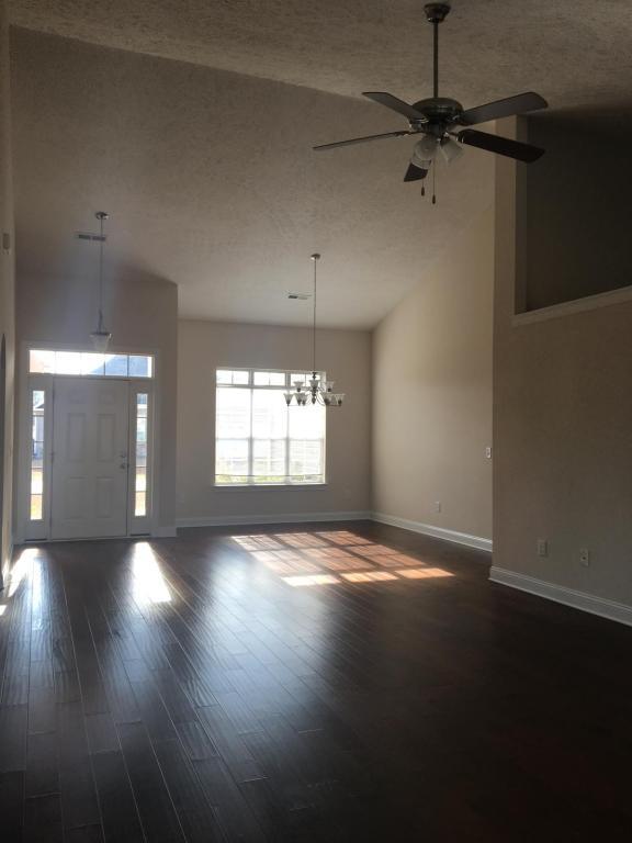 Foto del edificio - 645 Swinford Dr