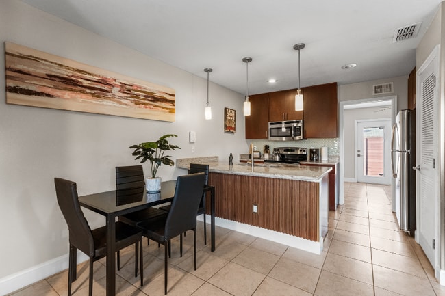 Photo - 202 N Fremont Ave Apartment