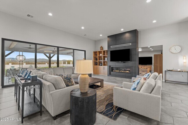 Building Photo - 2500 Lupine Ln