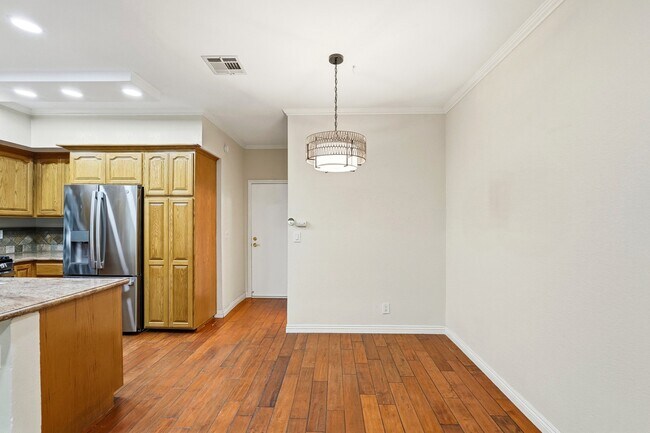 Foto del edificio - 2406 Aviation Blvd