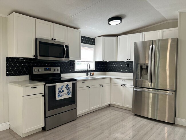 Foto del edificio - Charming Updated 3-Bedroom Home Near Lake Nona – Move-In Ready!
