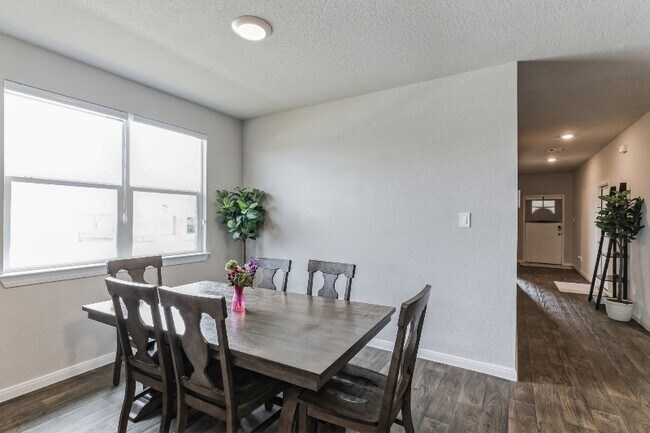 Foto del edificio - 104 Docile Lp