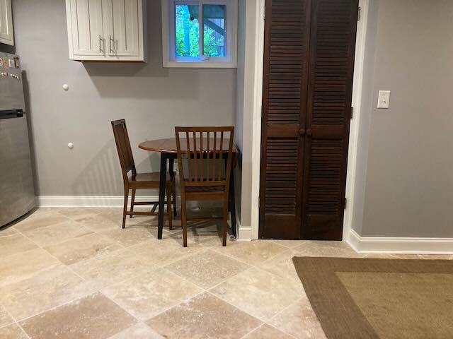 área de comedor - 1836 Varnum St NE