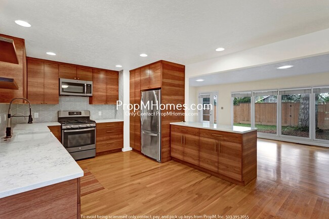 Foto del edificio - Updated 4 Bedroom Stunner in SW Portland!