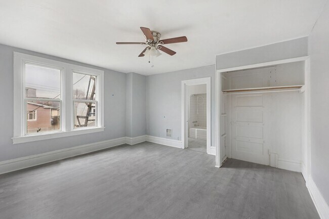 Building Photo - 1210 Maple Ave