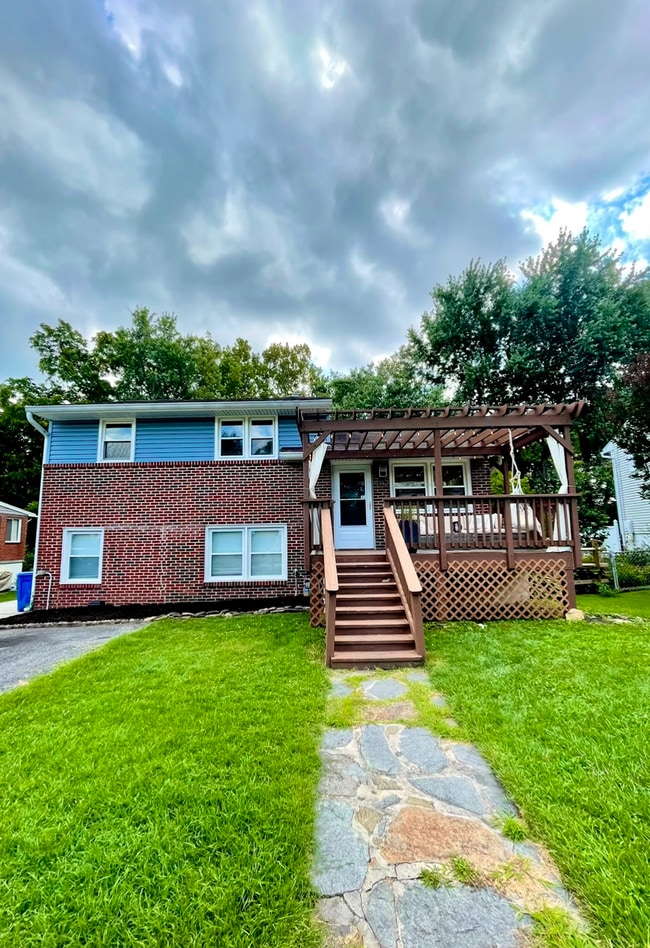 Building Photo - 9112 Orbitan Rd