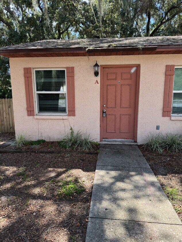 Foto principal - 3012 Allred Dr