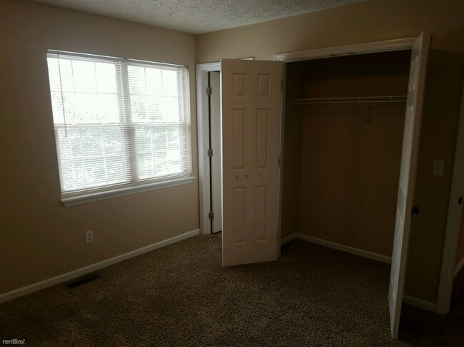 Building Photo - 3375 Cove Lake Dr
