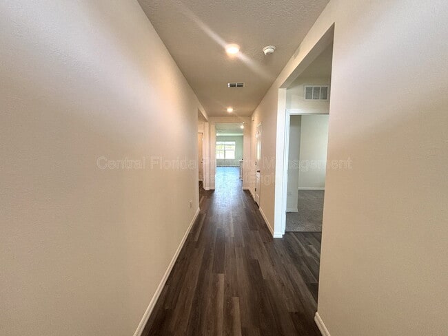 Foto del edificio - 5513 Hayloft Dr