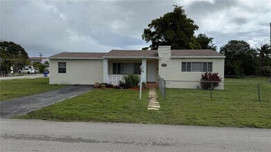 Building Photo - 1001 S 22nd Ct