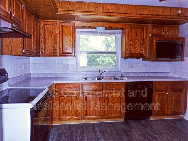 Foto del edificio - 4238 N Brighton Ave
