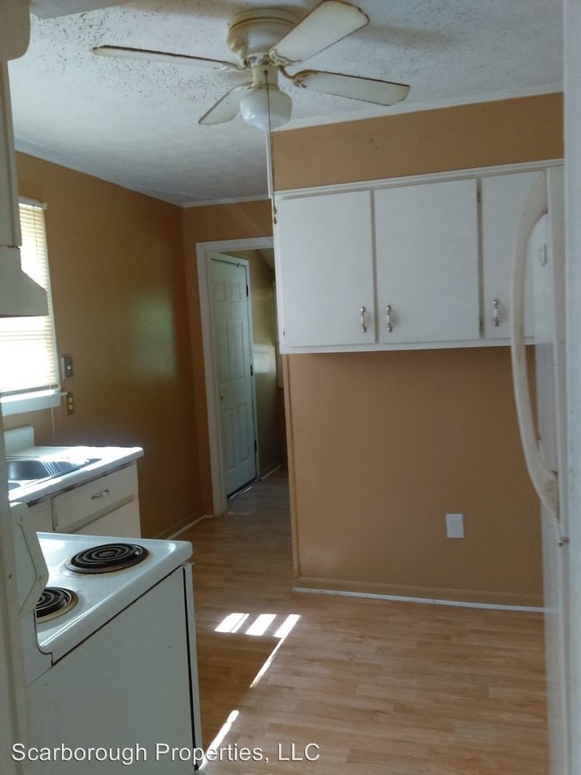 Building Photo - 4 br, 1 bath House - 1405 Woodrow Ave
