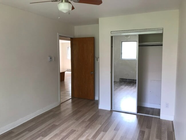 Second bedroom - 9035 Rue Boivin