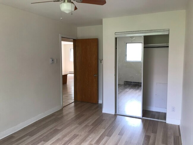 Second bedroom - 9035 Rue Boivin