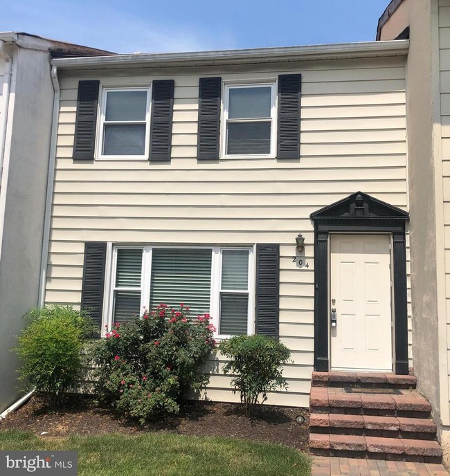 Building Photo - 204 Harry S Truman Dr