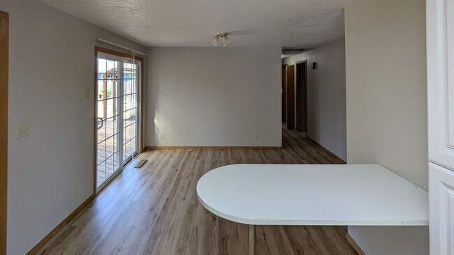 Building Photo - 4703 Regal Dr NE
